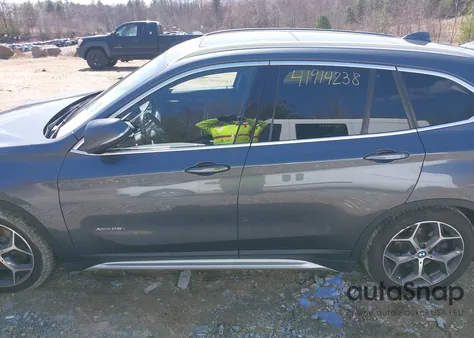 2016 BMW X1 xDrive28I z USA, uszkodzony, nr VIN WBXHT3C35GP889447